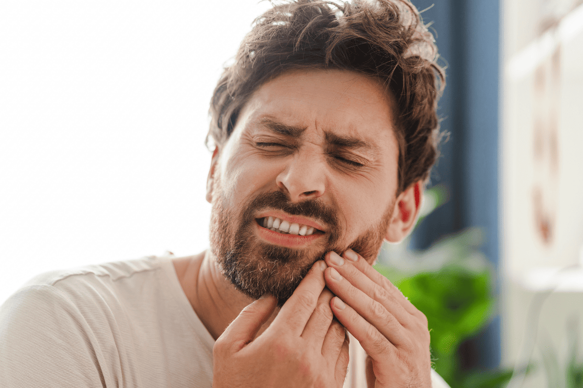 How Emergency Dentists in Gate City Treat Broken or Cracked Teeth